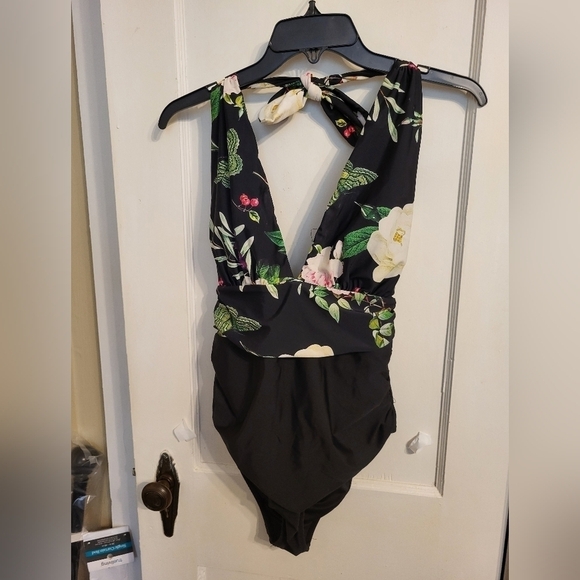 Cupshe Med halter top floral Deep plunge swim - Picture 6 of 15